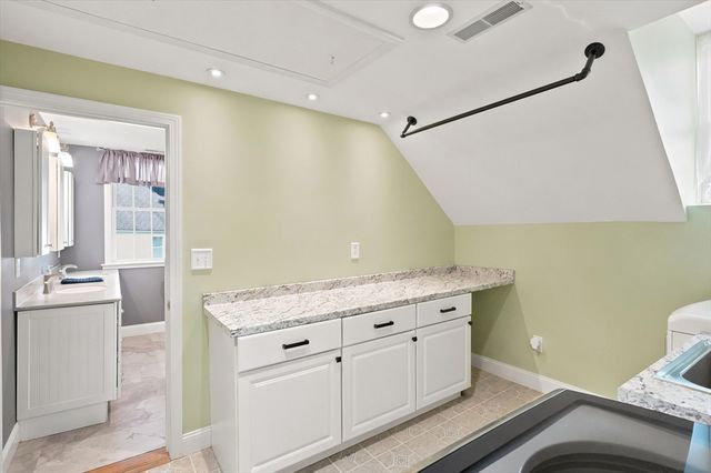35 Elm Park, Groveland, MA 01834