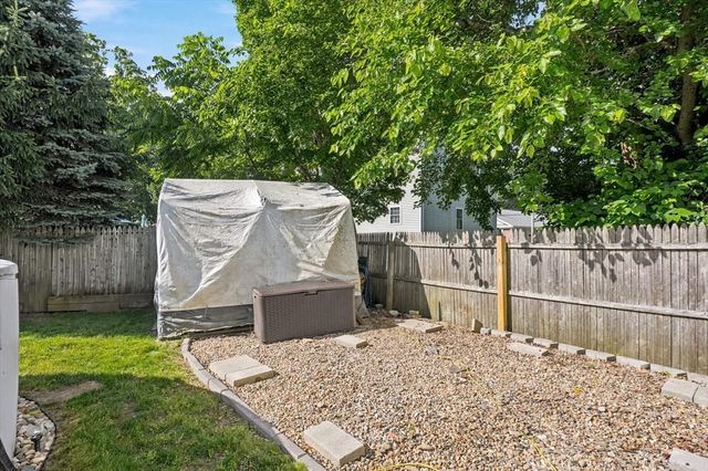 35 Elm Park, Groveland, MA 01834
