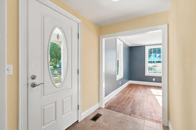 35 Elm Park, Groveland, MA 01834