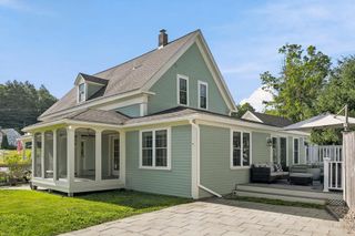 35 Elm Park, Groveland, MA 01834