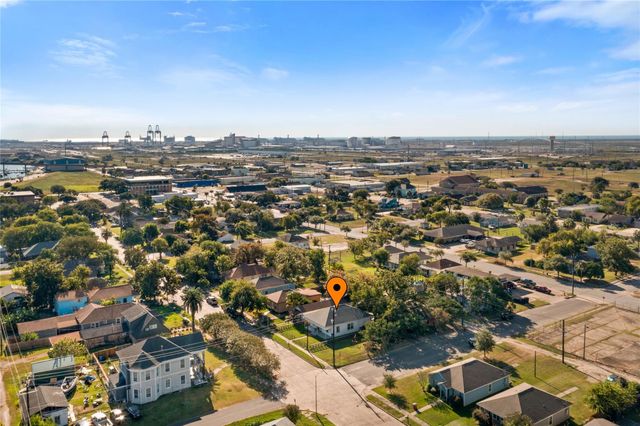 427 W 1st Street, Freeport, TX 77541