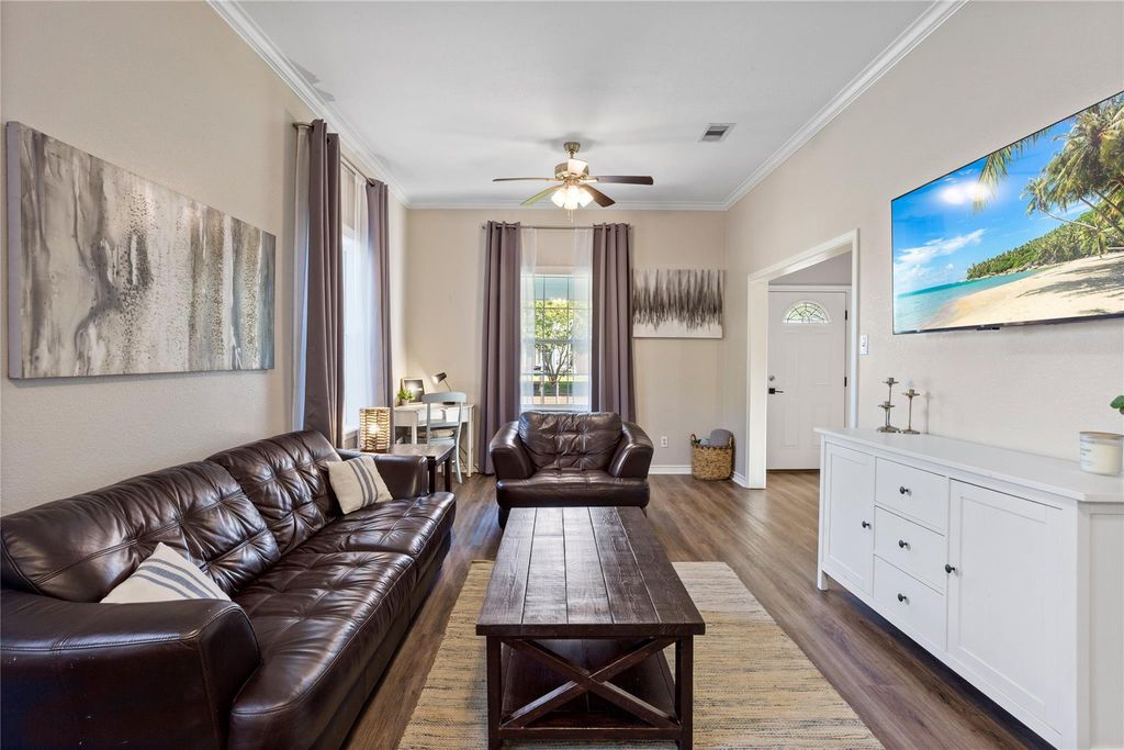 427 W 1st Street, Freeport, TX 77541