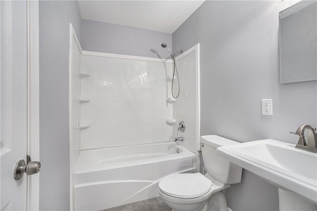 1008 NE 72nd Street, Kansas City, MO 64118