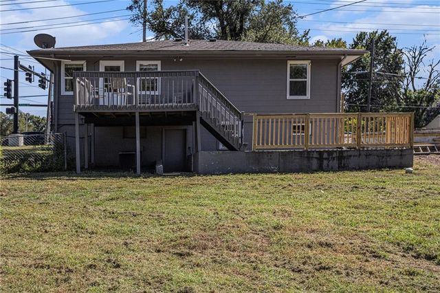 1008 NE 72nd Street, Kansas City, MO 64118