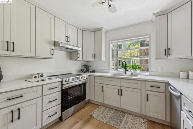 635 Canyon Oaks Dr B, Oakland, CA 94605