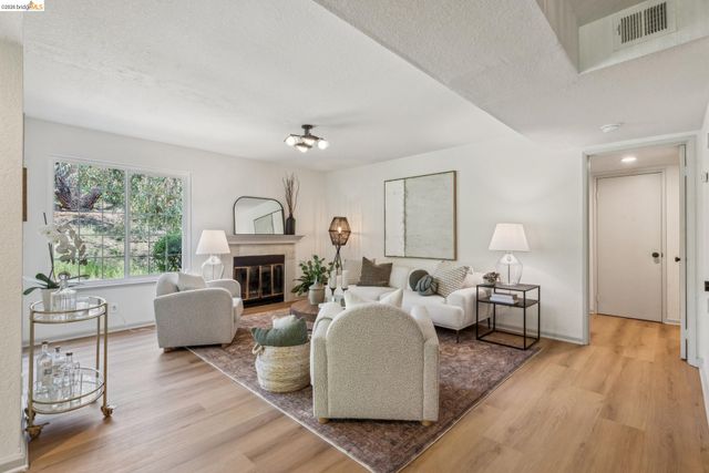 635 Canyon Oaks Dr B, Oakland, CA 94605