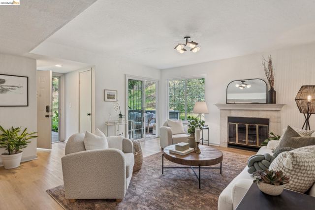 635 Canyon Oaks Dr B, Oakland, CA 94605