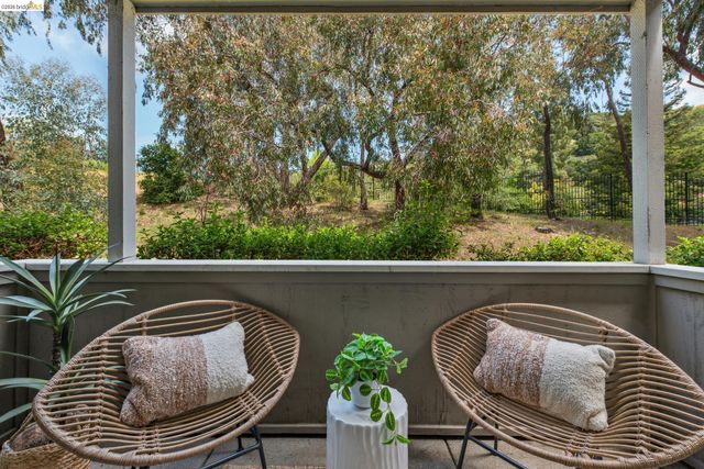 635 Canyon Oaks Dr B, Oakland, CA 94605