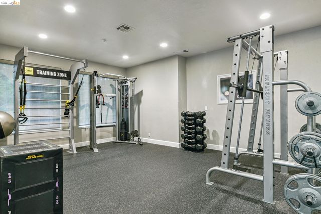 635 Canyon Oaks Dr B, Oakland, CA 94605