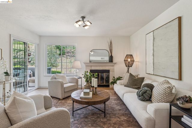 635 Canyon Oaks Dr B, Oakland, CA 94605