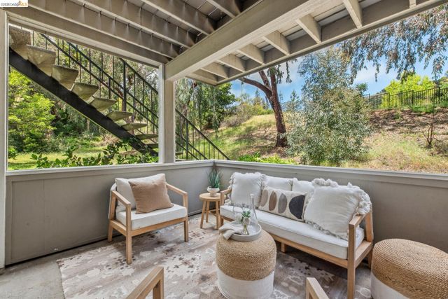 635 Canyon Oaks Dr B, Oakland, CA 94605