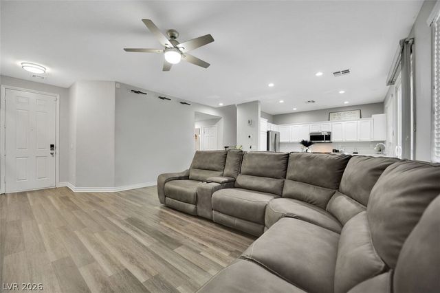 6940 Willow Warbler Street, North Las Vegas, NV 89084