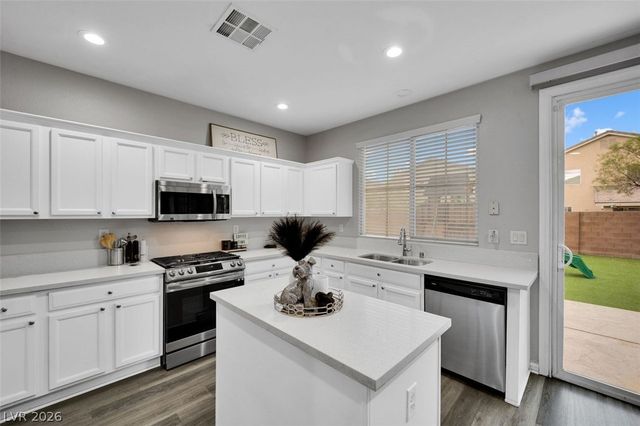 6940 Willow Warbler Street, North Las Vegas, NV 89084