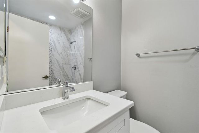 389 WATERFORD CIRCLE W, Tarpon Springs, FL 34688