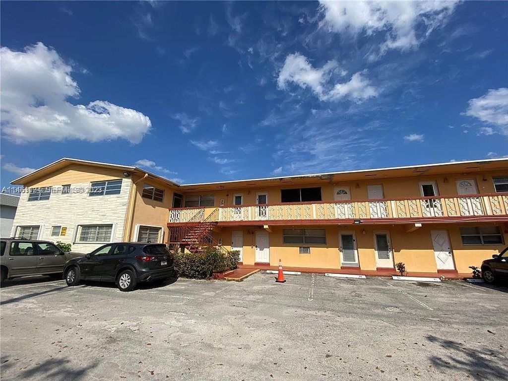 19080 NE 3rd Court 317, Miami, FL 33179