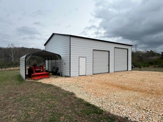 3100 Old McKenzie Hwy, Henry, TN 38231