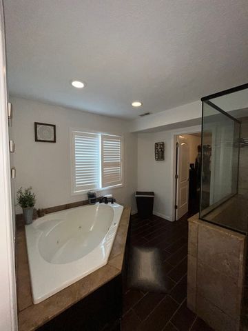 3100 Old McKenzie Hwy, Henry, TN 38231