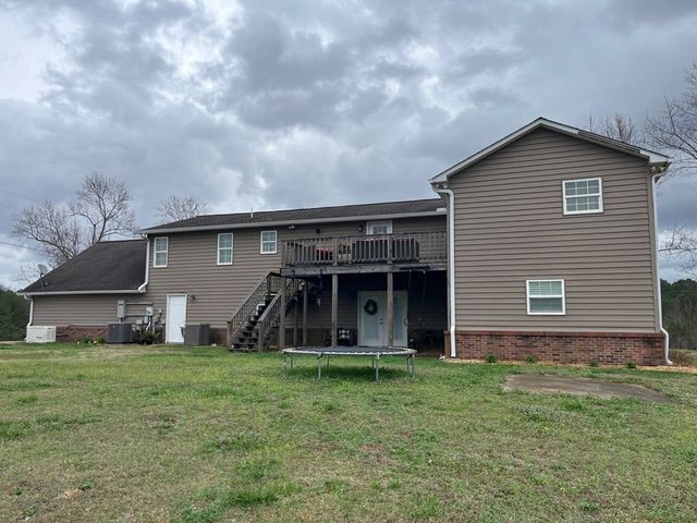 3100 Old McKenzie Hwy, Henry, TN 38231