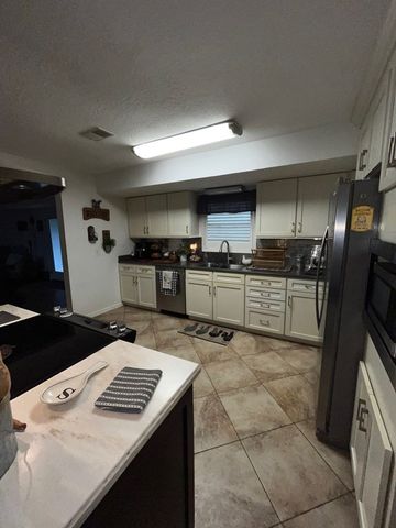 3100 Old McKenzie Hwy, Henry, TN 38231