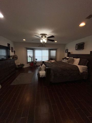 3100 Old McKenzie Hwy, Henry, TN 38231