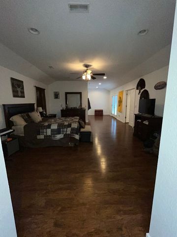 3100 Old McKenzie Hwy, Henry, TN 38231