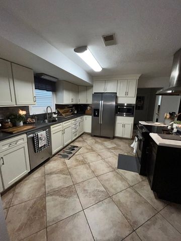 3100 Old McKenzie Hwy, Henry, TN 38231