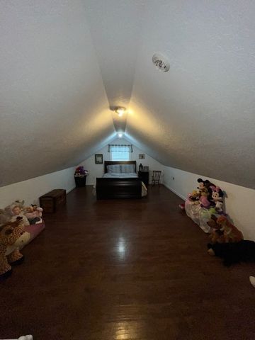 3100 Old McKenzie Hwy, Henry, TN 38231