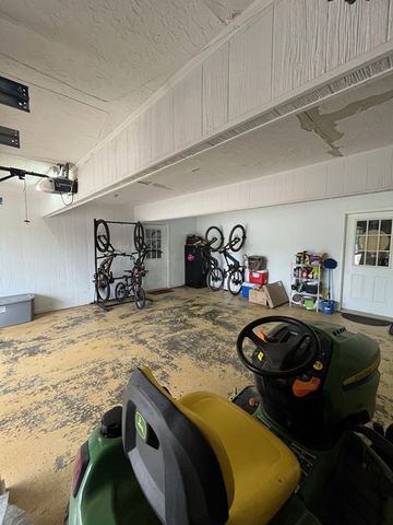 3100 Old McKenzie Hwy, Henry, TN 38231