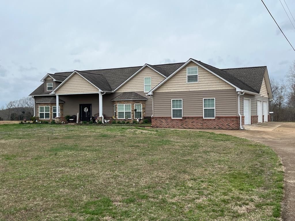 3100 Old McKenzie Hwy, Henry, TN 38231