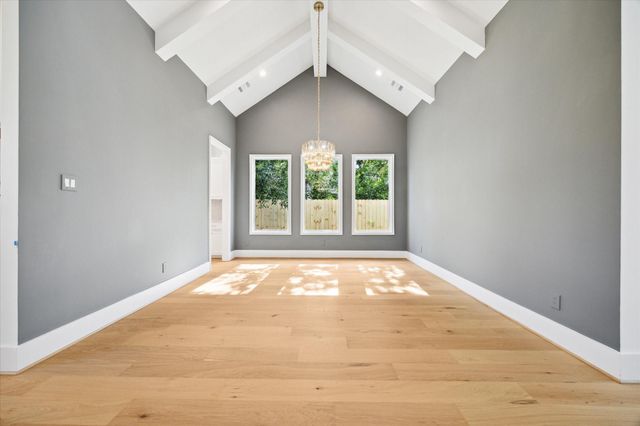 710 Sue Barnett Drive, Houston, TX 77018