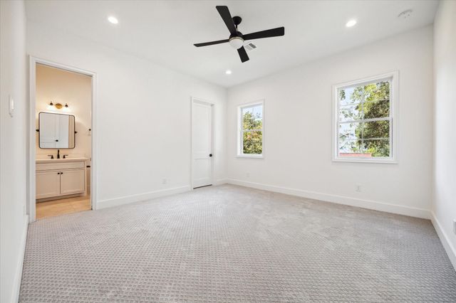 710 Sue Barnett Drive, Houston, TX 77018