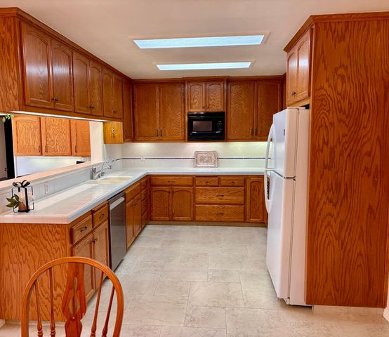 1775 W Tenaya Way, Fresno, CA 93711