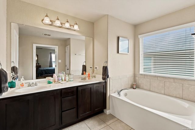 2962 Sawmill Ln, New Braunfels, TX 78130