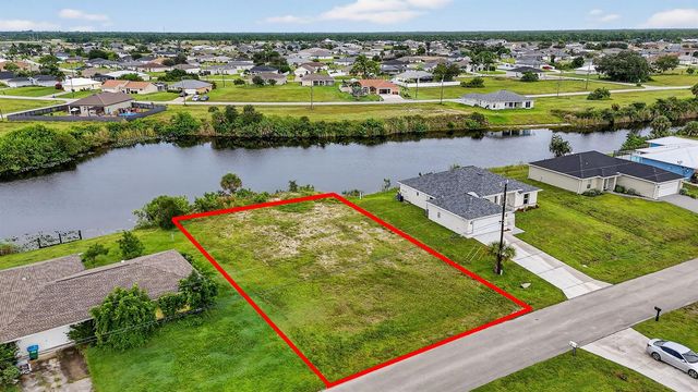 2616 NW 4th Place, Cape Coral, FL 33993