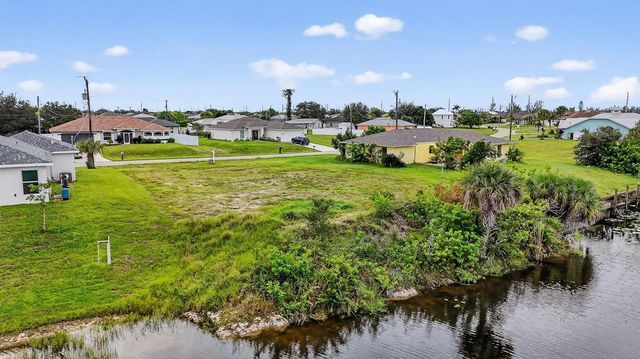 2616 NW 4th Place, Cape Coral, FL 33993