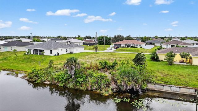 2616 NW 4th Place, Cape Coral, FL 33993