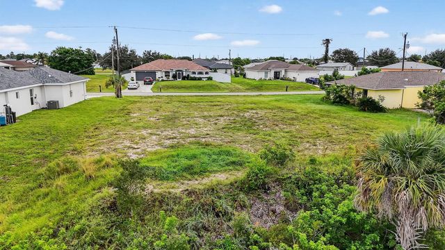2616 NW 4th Place, Cape Coral, FL 33993