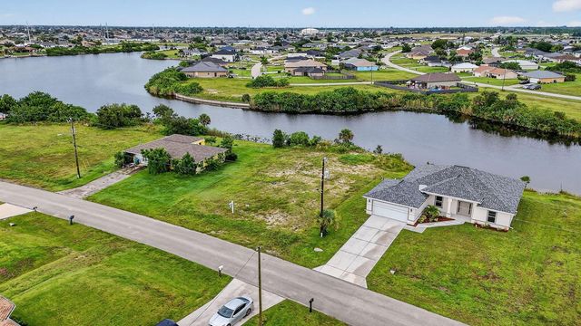 2616 NW 4th Place, Cape Coral, FL 33993