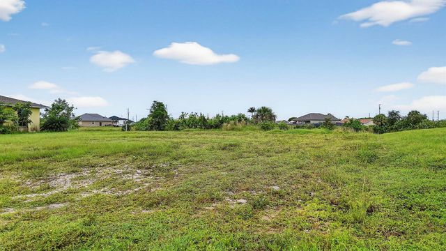 2616 NW 4th Place, Cape Coral, FL 33993