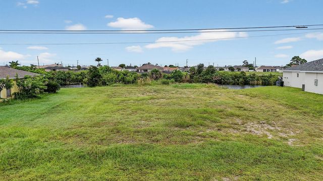 2616 NW 4th Place, Cape Coral, FL 33993