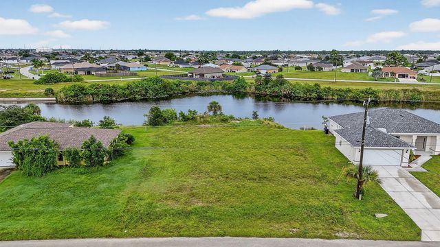 2616 NW 4th Place, Cape Coral, FL 33993