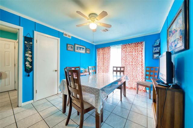 4931 Mercedes Lane, Houston, TX 77022