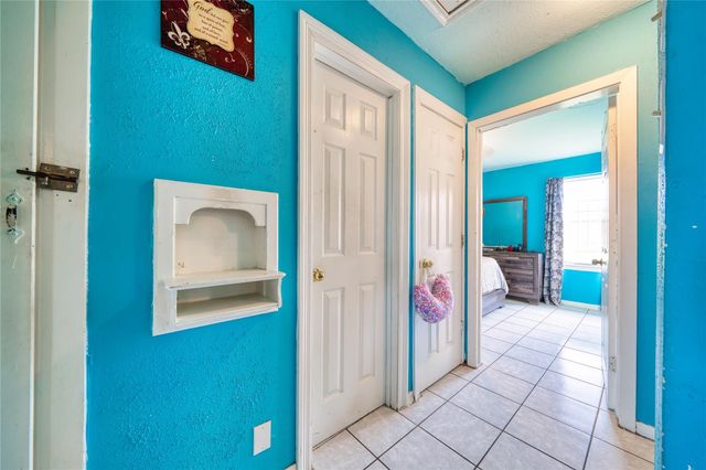 4931 Mercedes Lane, Houston, TX 77022