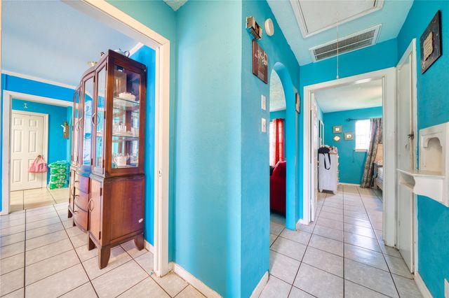 4931 Mercedes Lane, Houston, TX 77022