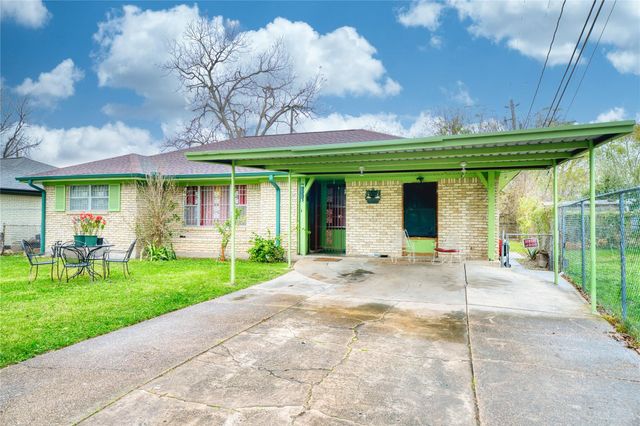 4931 Mercedes Lane, Houston, TX 77022