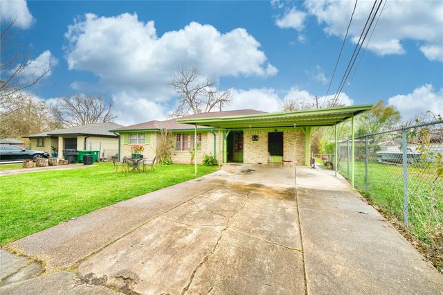 4931 Mercedes Lane, Houston, TX 77022