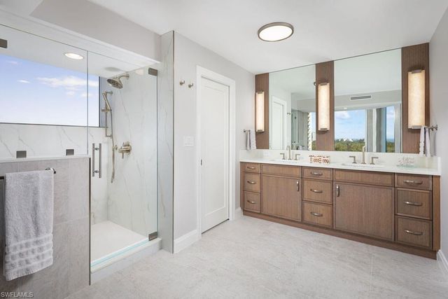 6849 Grenadier BLVD 905, Naples, FL 34108