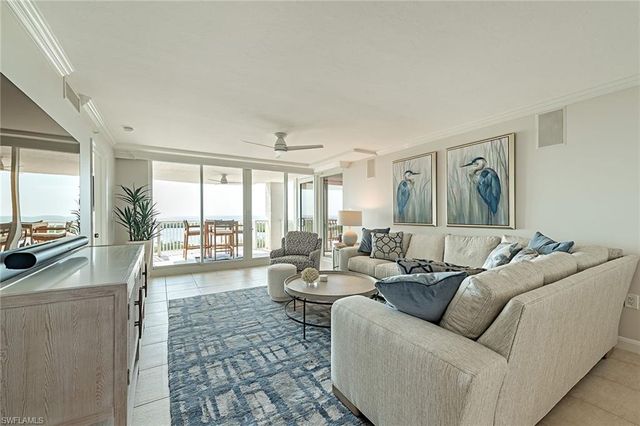 6849 Grenadier BLVD 905, Naples, FL 34108