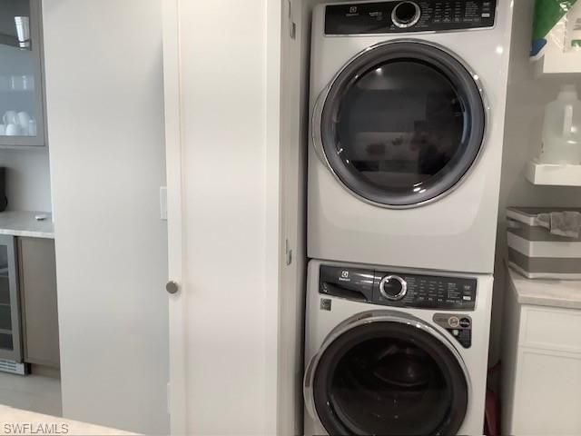 6849 Grenadier BLVD 905, Naples, FL 34108