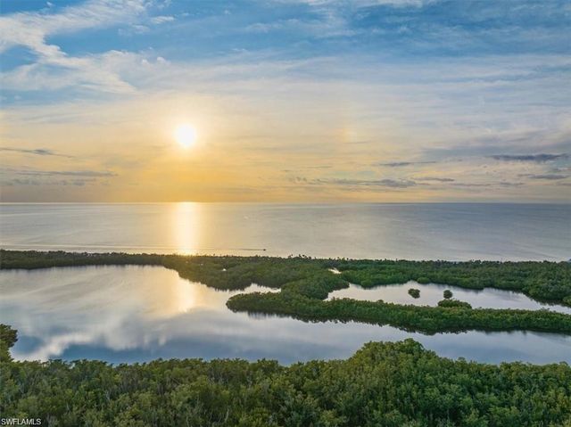 6849 Grenadier BLVD 905, Naples, FL 34108